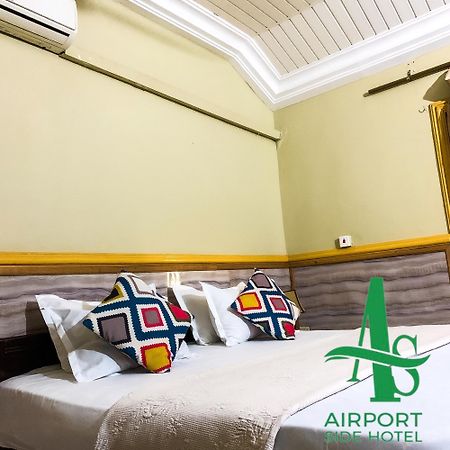 Airport Side Hotel Accra Bagian luar foto