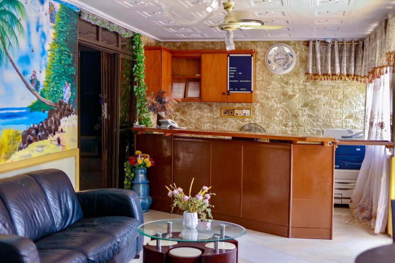 Airport Side Hotel Accra Bagian luar foto