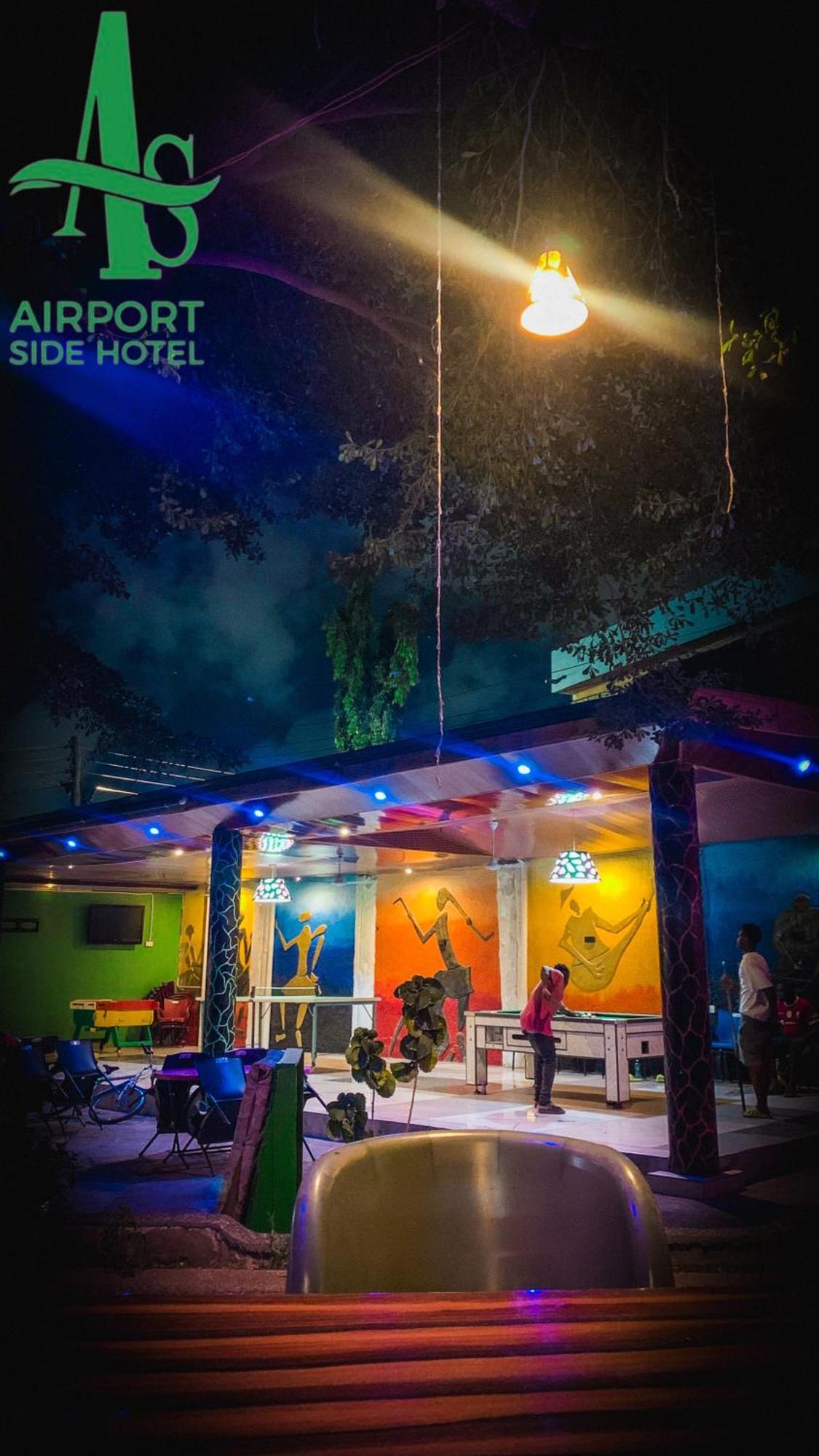 Airport Side Hotel Accra Bagian luar foto