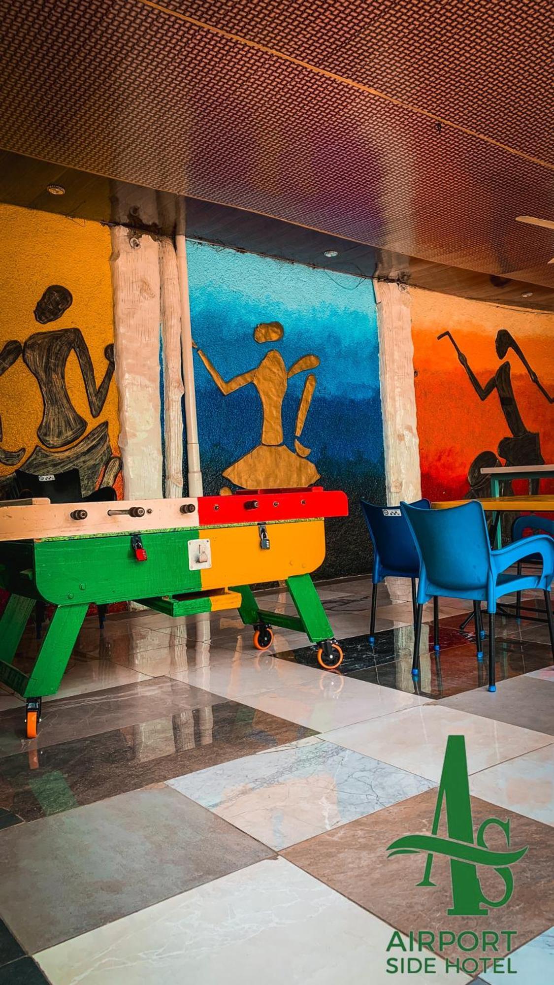 Airport Side Hotel Accra Bagian luar foto